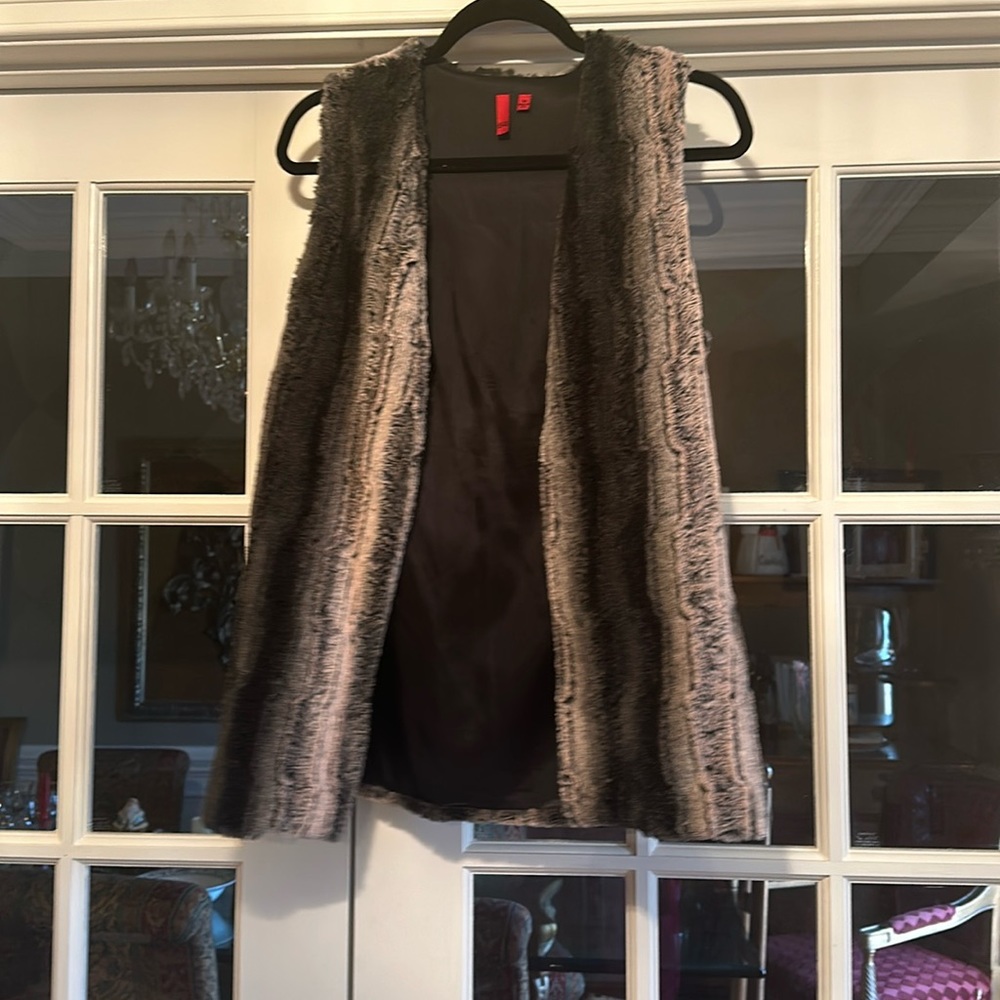 Fake fur vest